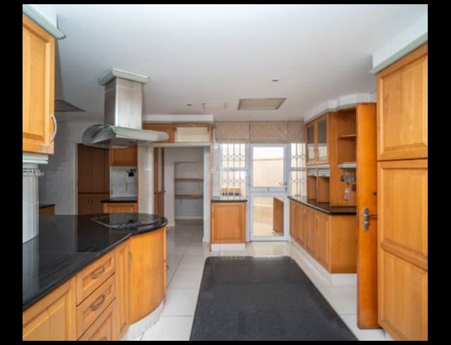 4 BEDROOM APARTMENT TO LET IN MUSGRAVE